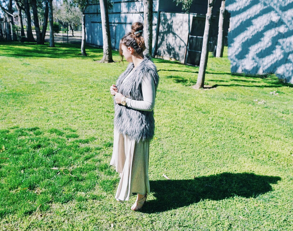 Sunday Meets Comfy | Modest Outfit Inspiration with Brooklyn Scott for She's Intentional